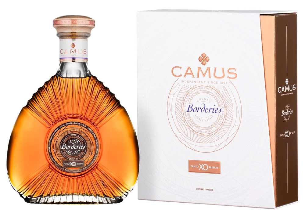 Коньяк Camus XO Borderies в подарочной упаковке, 0,7 л — Франция