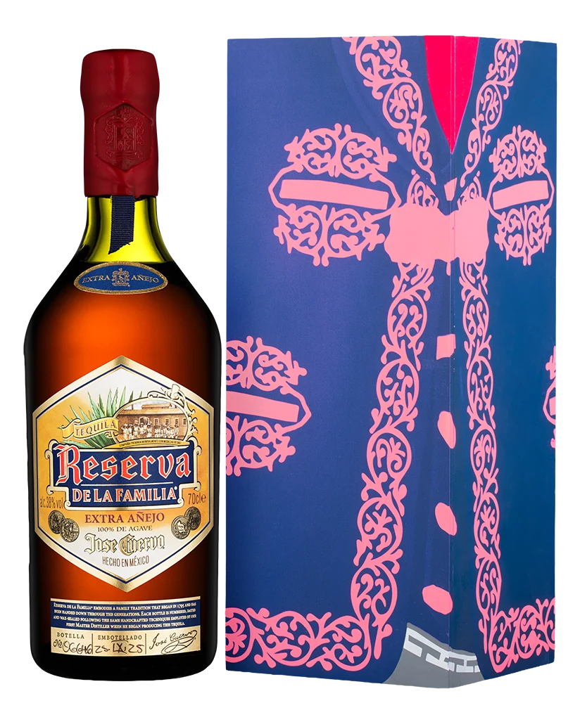 Текила Tequila Reserva de la Familia Extra Anejo в подарочной упаковке, 0,7 л — Мексика